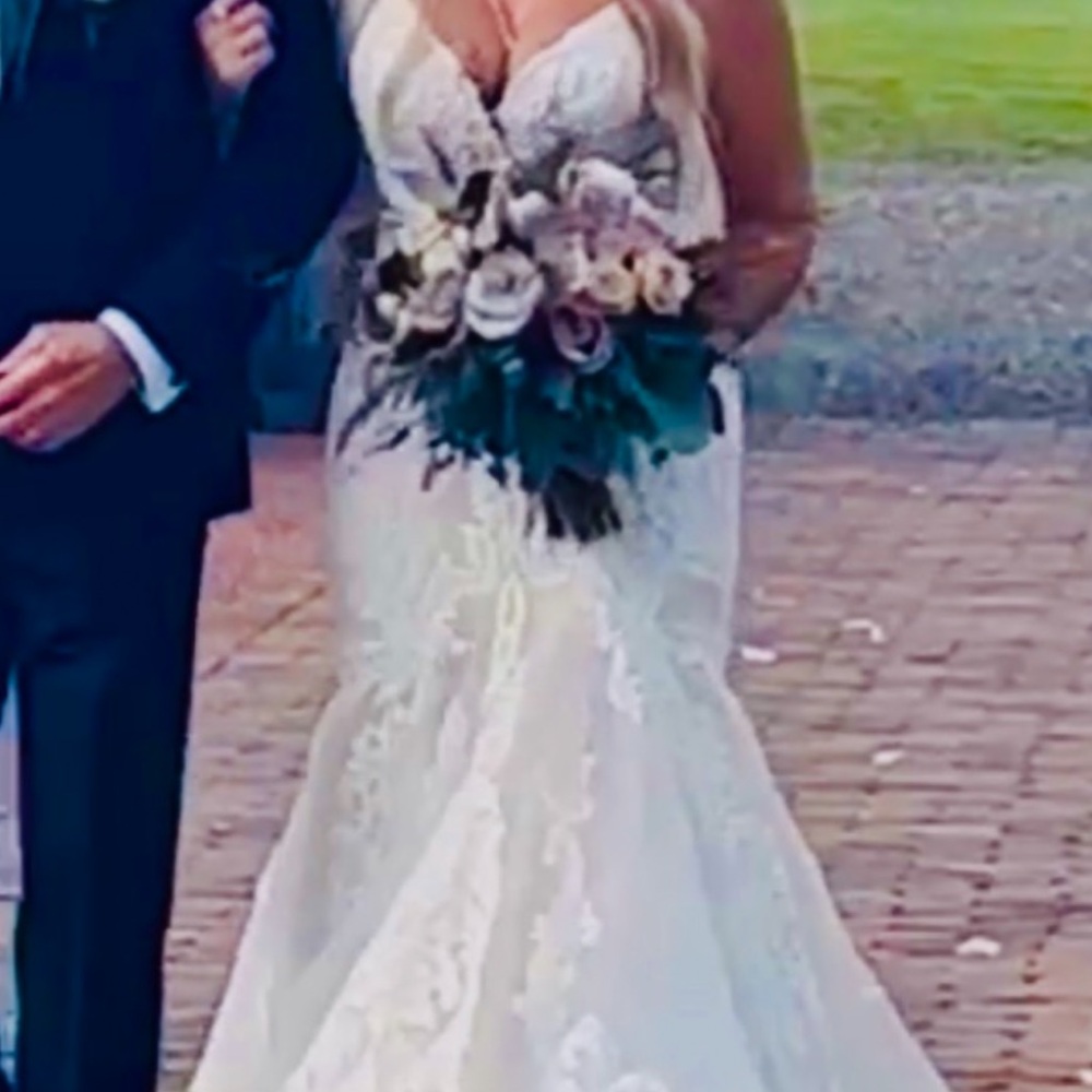 MARTINA LIANA 1305 WEDDING DRESS - Picture 2 of 9